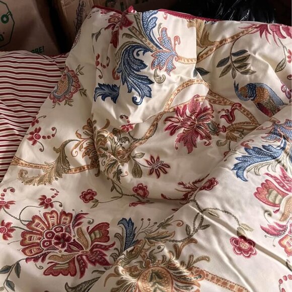 Brand New Custom Reversible Queen Size Comforter Set - Picture 1 of 5